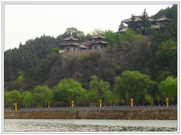 2.武则天举办赛诗会的“龙门香山寺”.jpg